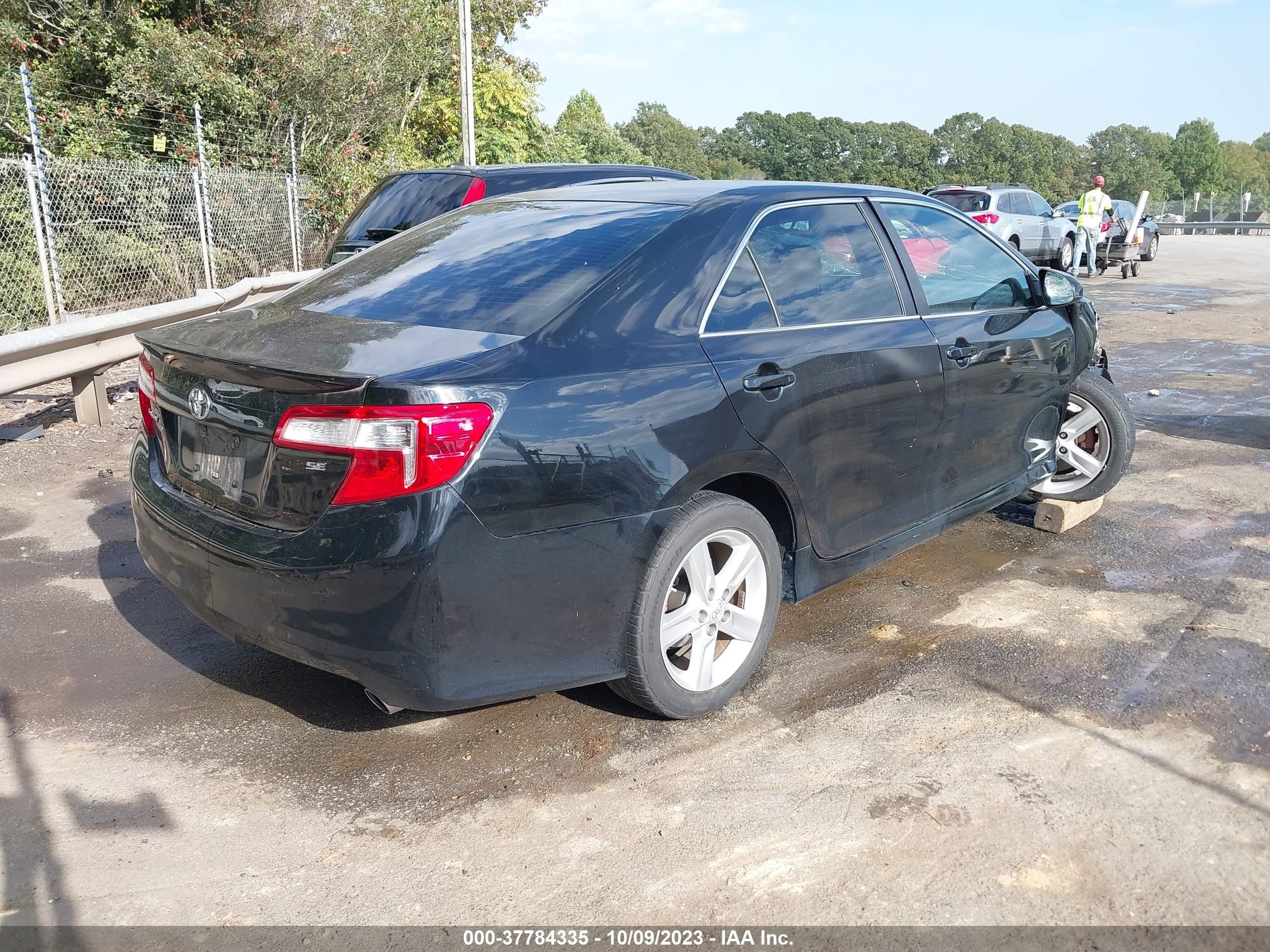 Photo 3 VIN: 4T1BF1FK7EU812381 - TOYOTA CAMRY 