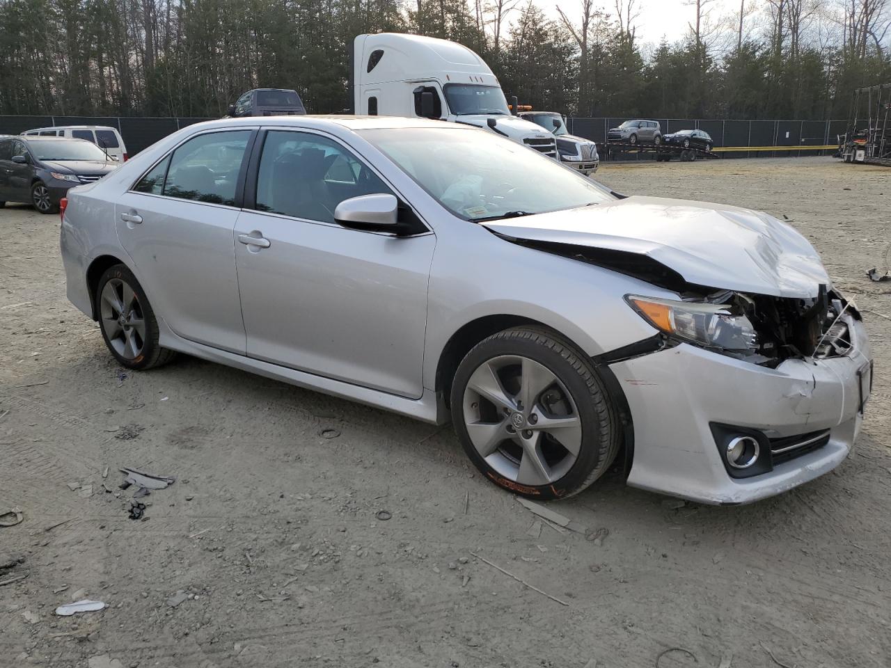 Photo 3 VIN: 4T1BF1FK7EU824000 - TOYOTA CAMRY 