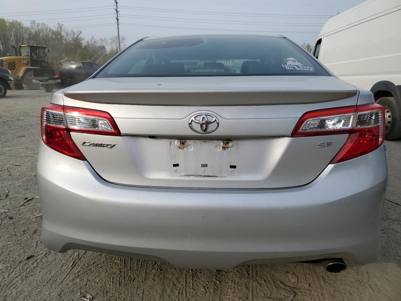 Photo 5 VIN: 4T1BF1FK7EU824000 - TOYOTA CAMRY 