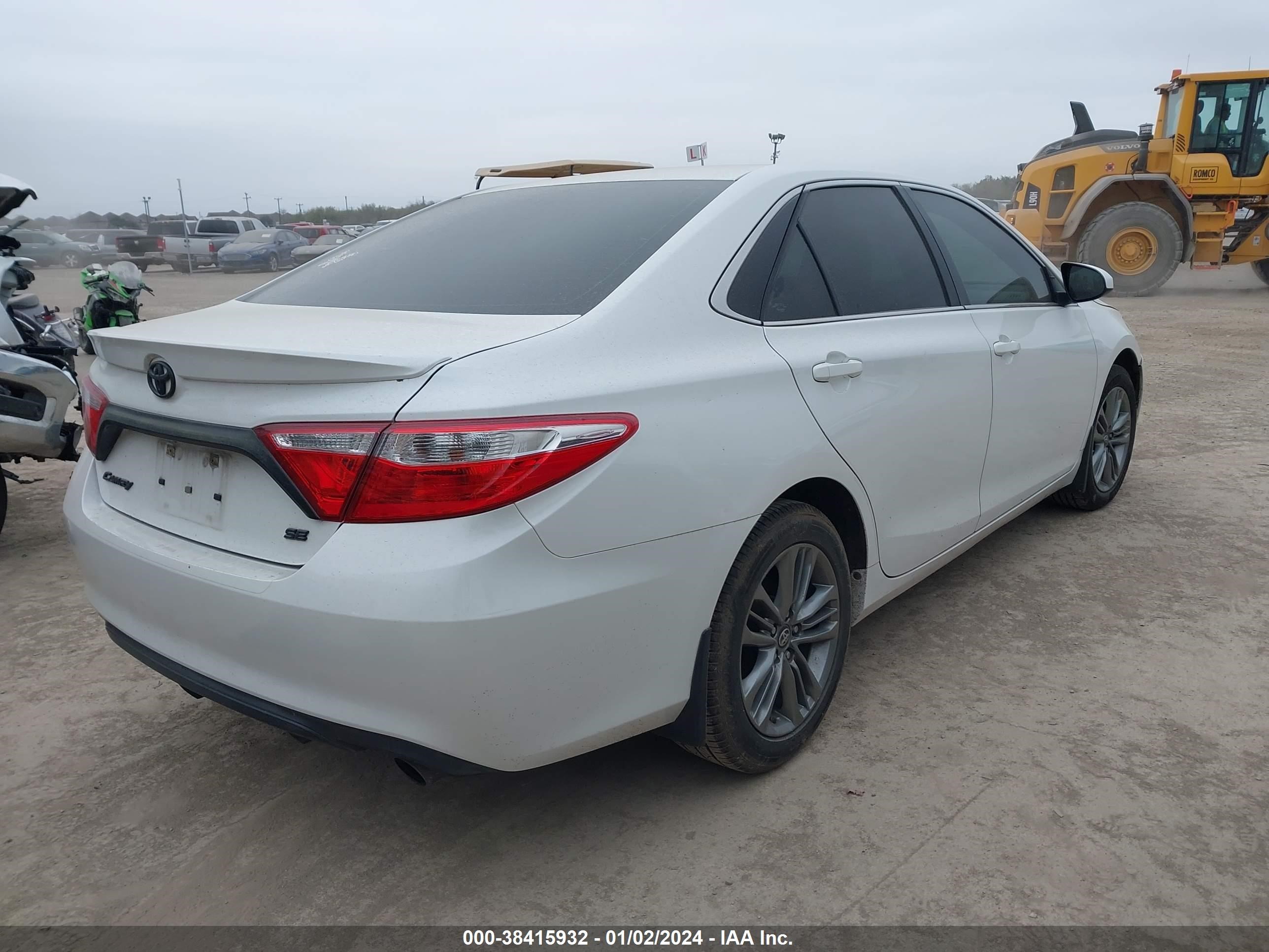 Photo 3 VIN: 4T1BF1FK7HU305727 - TOYOTA CAMRY 