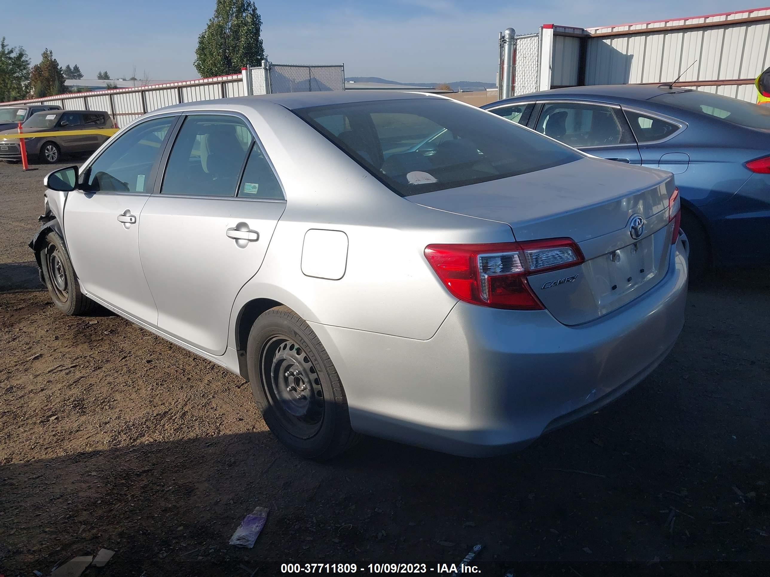 Photo 2 VIN: 4T1BF1FK8CU091534 - TOYOTA CAMRY 