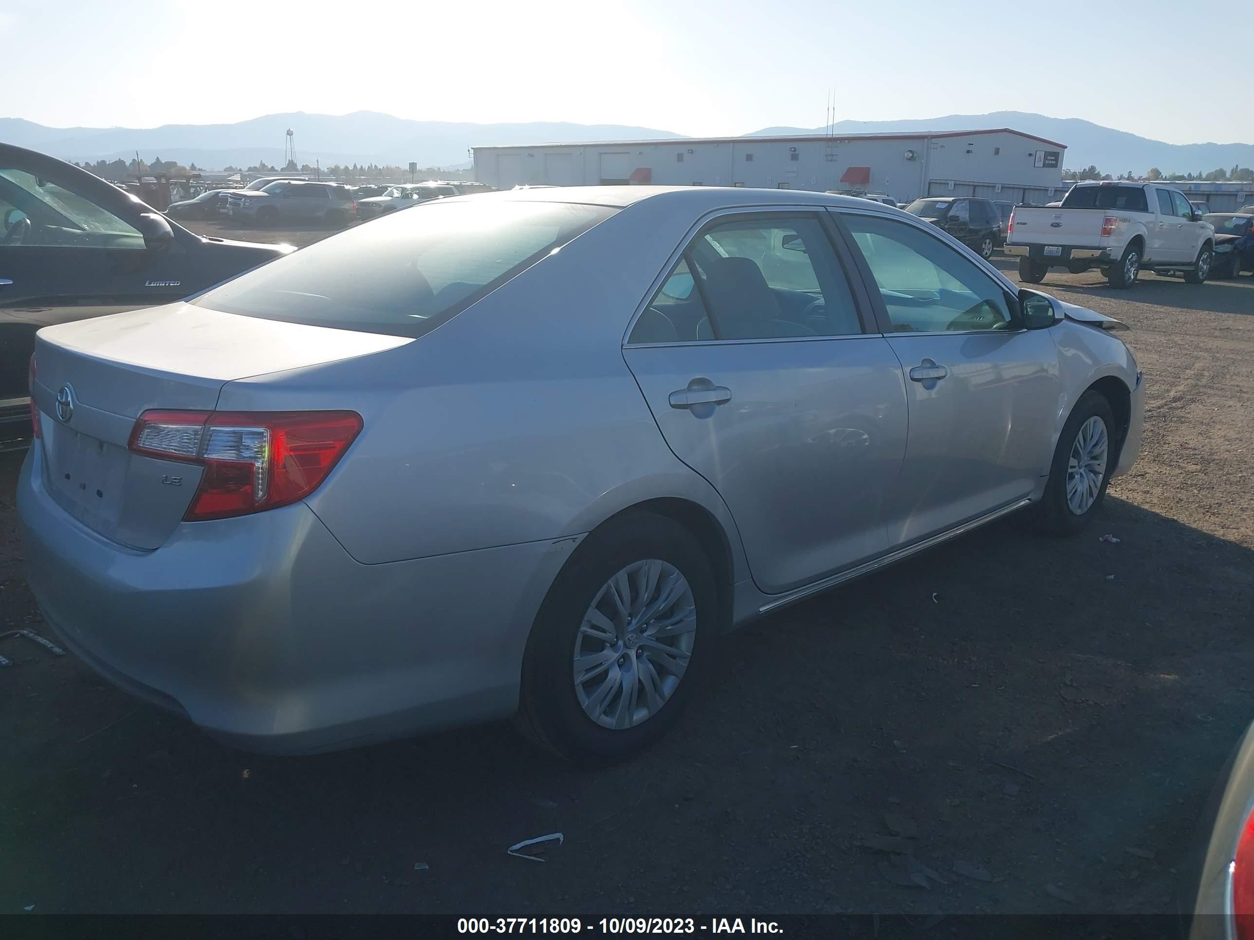 Photo 3 VIN: 4T1BF1FK8CU091534 - TOYOTA CAMRY 