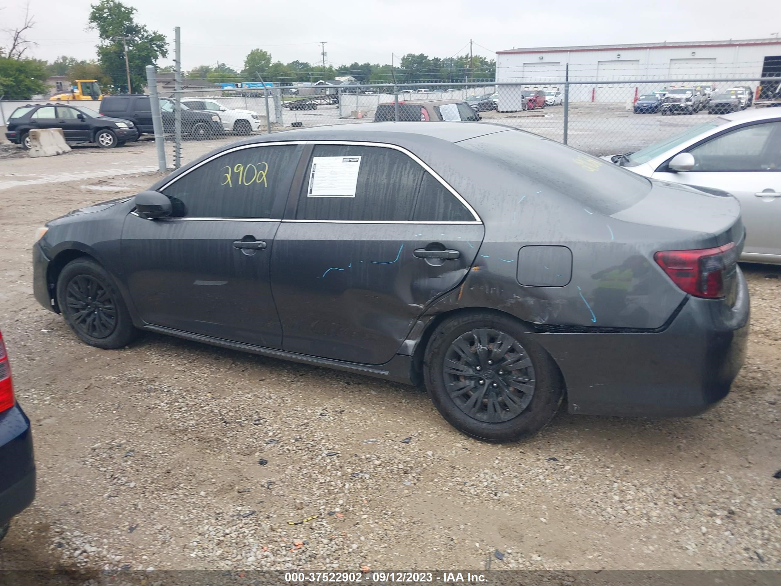 Photo 13 VIN: 4T1BF1FK8CU118800 - TOYOTA CAMRY 