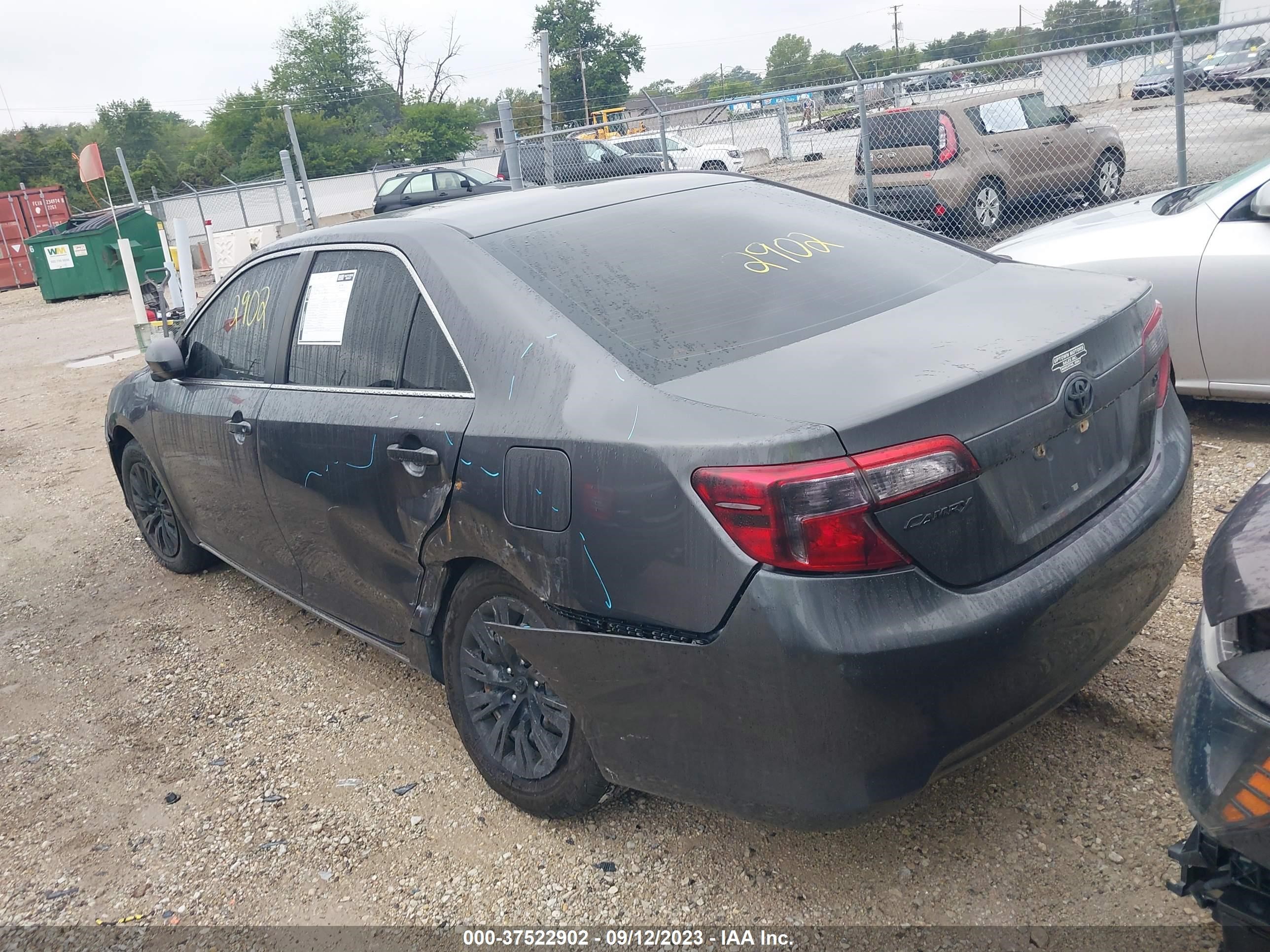 Photo 2 VIN: 4T1BF1FK8CU118800 - TOYOTA CAMRY 