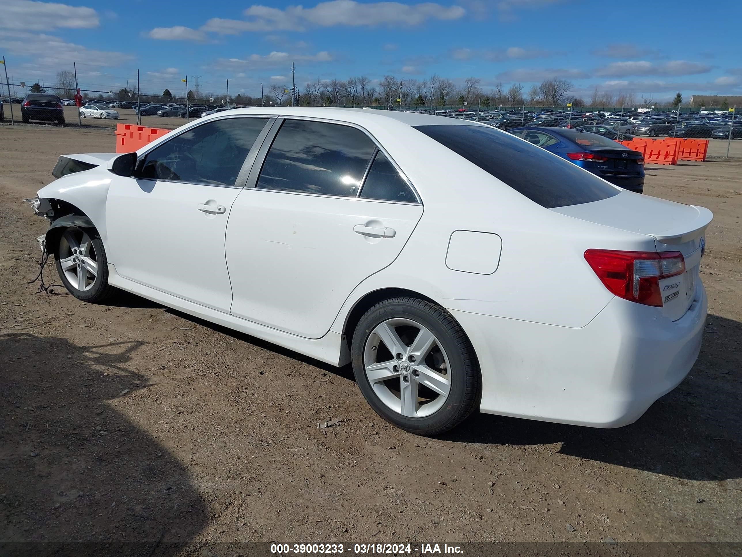 Photo 2 VIN: 4T1BF1FK8CU175322 - TOYOTA CAMRY 