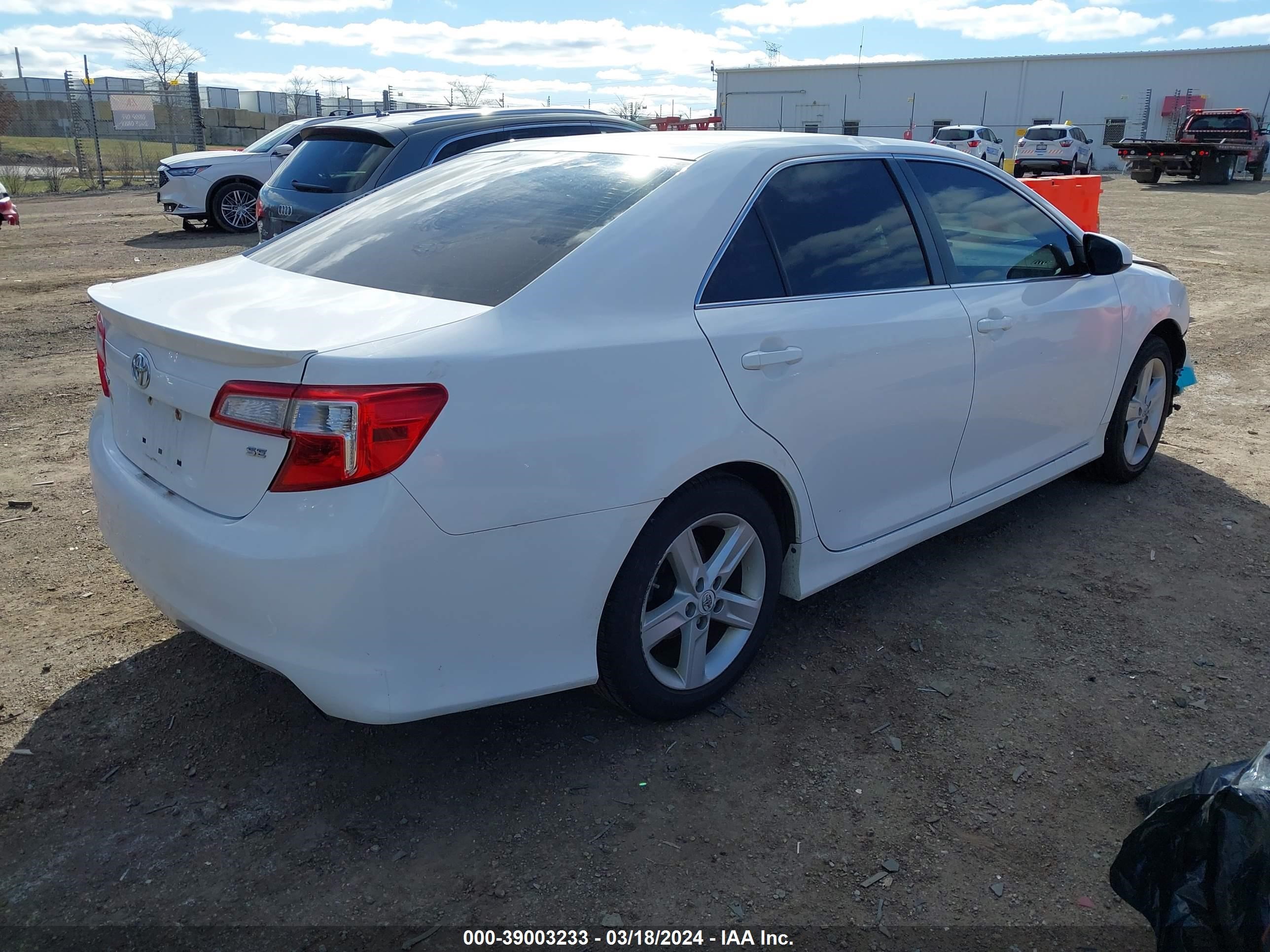 Photo 3 VIN: 4T1BF1FK8CU175322 - TOYOTA CAMRY 