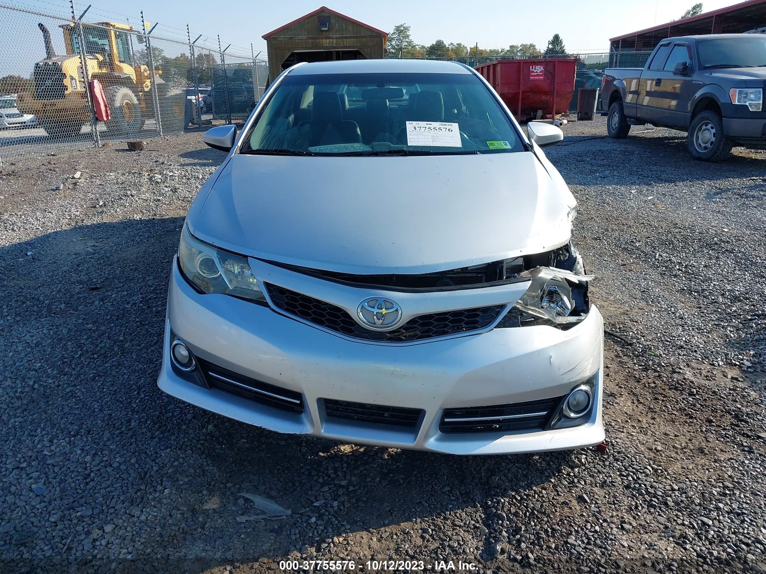 Photo 11 VIN: 4T1BF1FK8CU581553 - TOYOTA CAMRY 