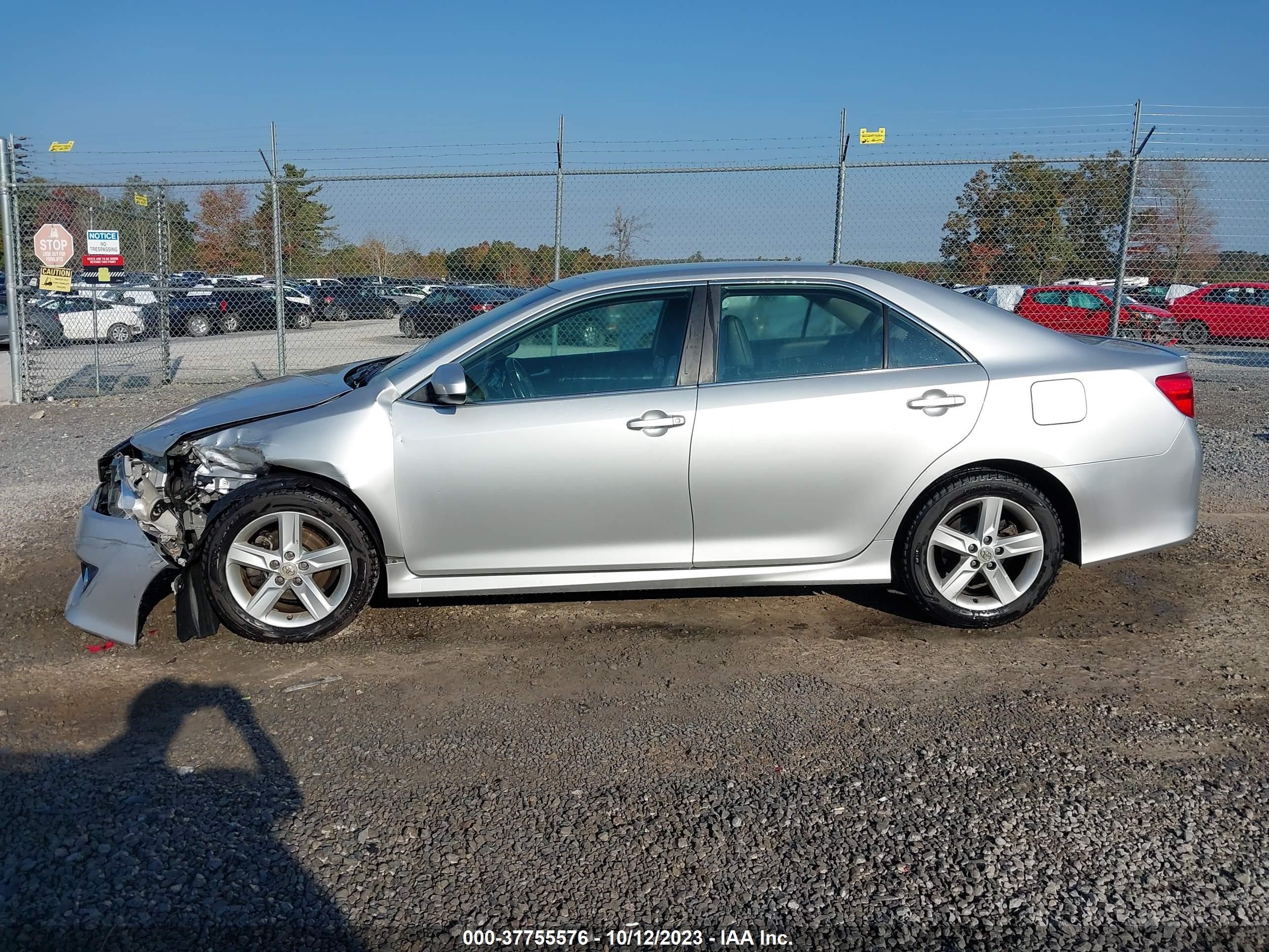 Photo 13 VIN: 4T1BF1FK8CU581553 - TOYOTA CAMRY 