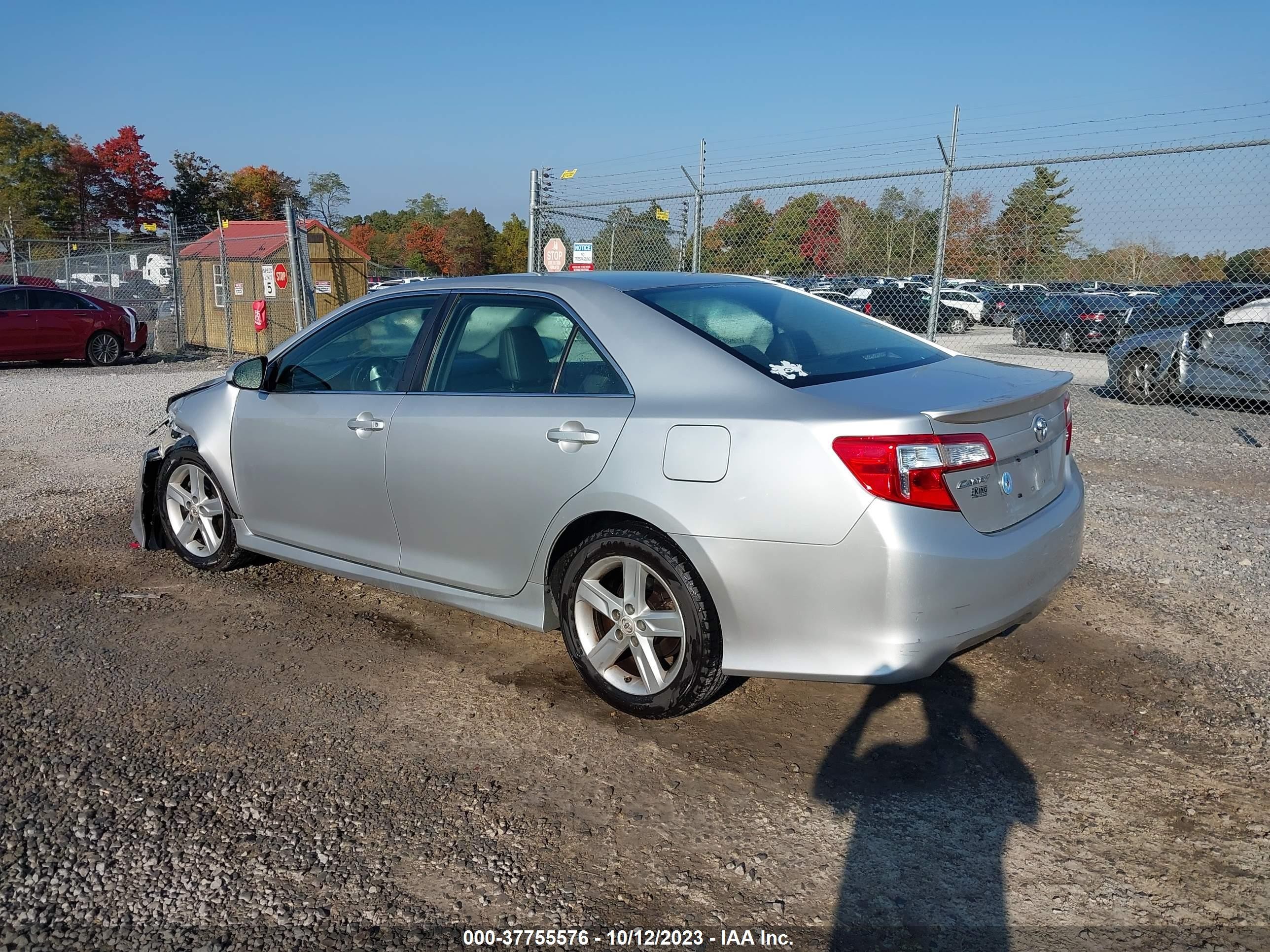 Photo 2 VIN: 4T1BF1FK8CU581553 - TOYOTA CAMRY 