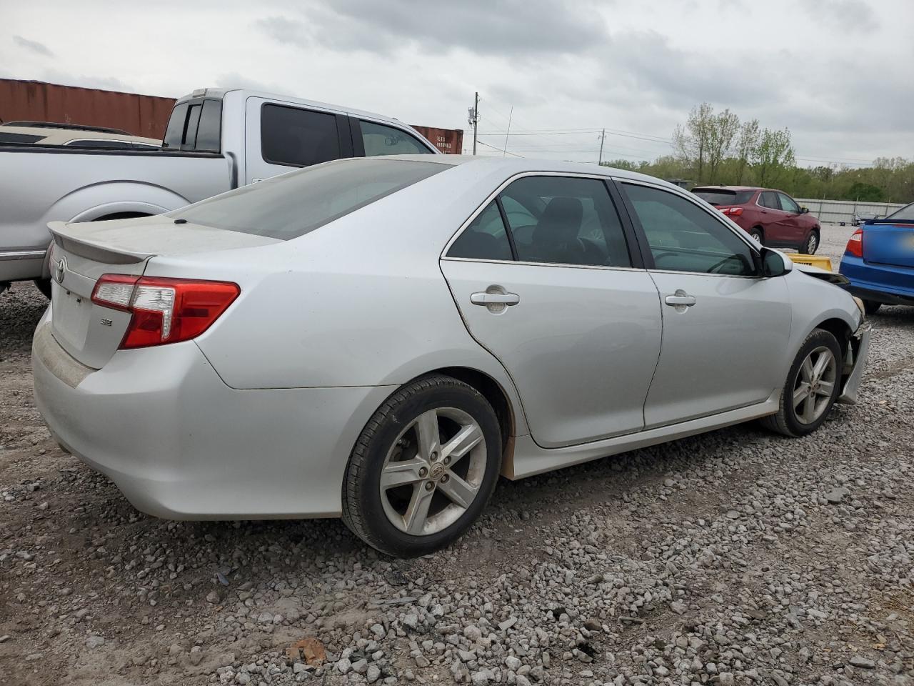 Photo 2 VIN: 4T1BF1FK8DU250621 - TOYOTA CAMRY 