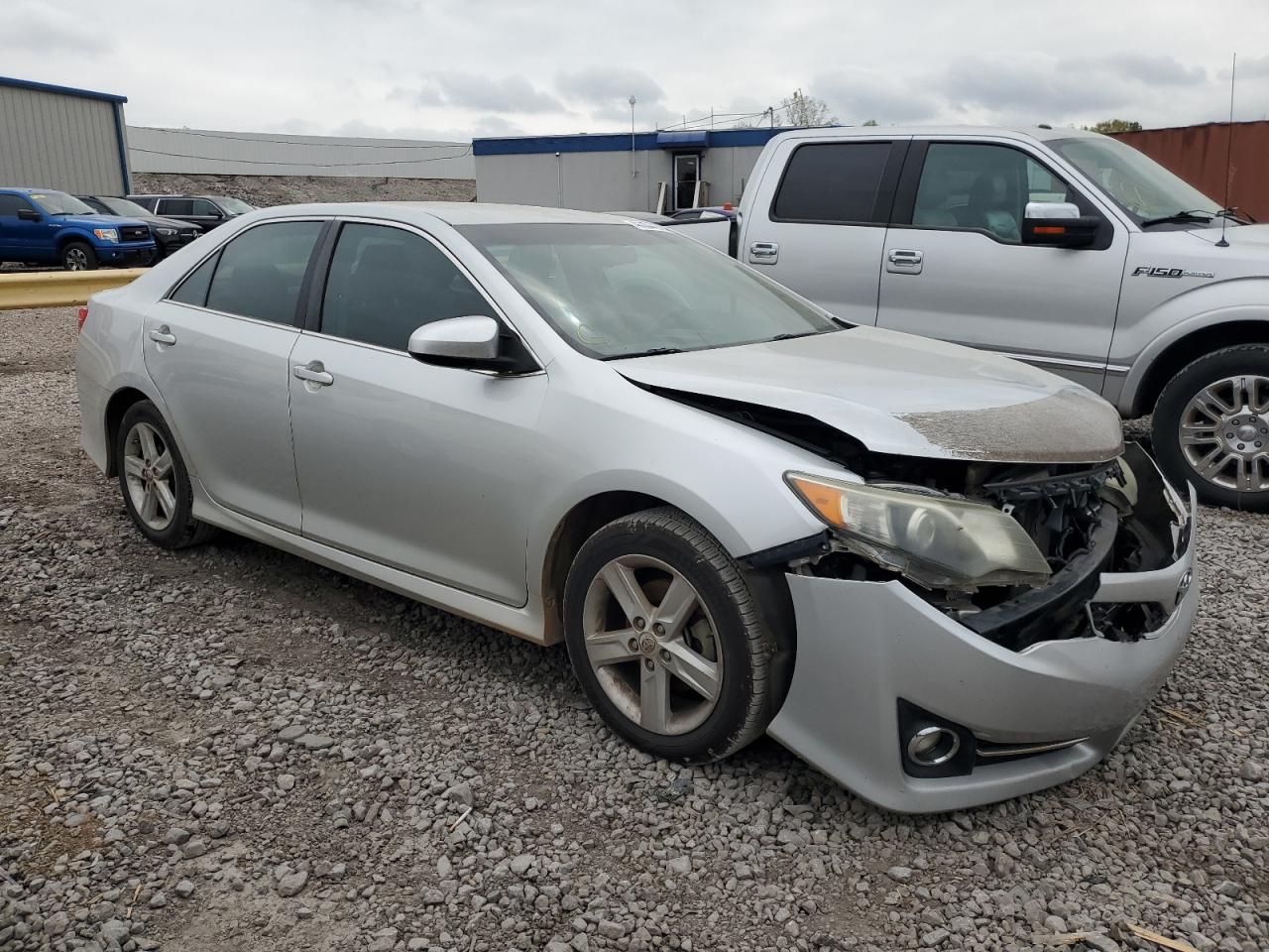 Photo 3 VIN: 4T1BF1FK8DU250621 - TOYOTA CAMRY 