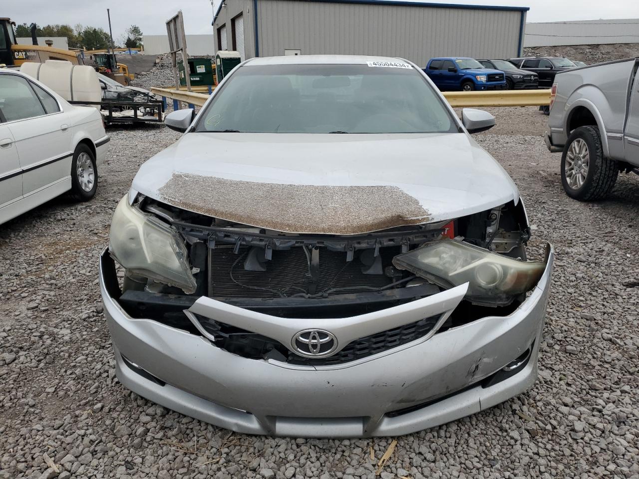 Photo 4 VIN: 4T1BF1FK8DU250621 - TOYOTA CAMRY 