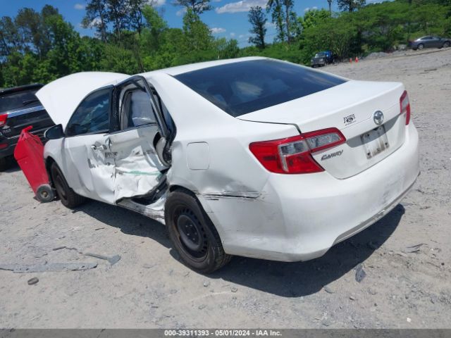 Photo 2 VIN: 4T1BF1FK8DU644555 - TOYOTA CAMRY 