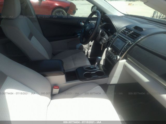 Photo 4 VIN: 4T1BF1FK8DU720162 - TOYOTA CAMRY 