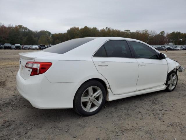 Photo 2 VIN: 4T1BF1FK8EU333385 - TOYOTA CAMRY L 