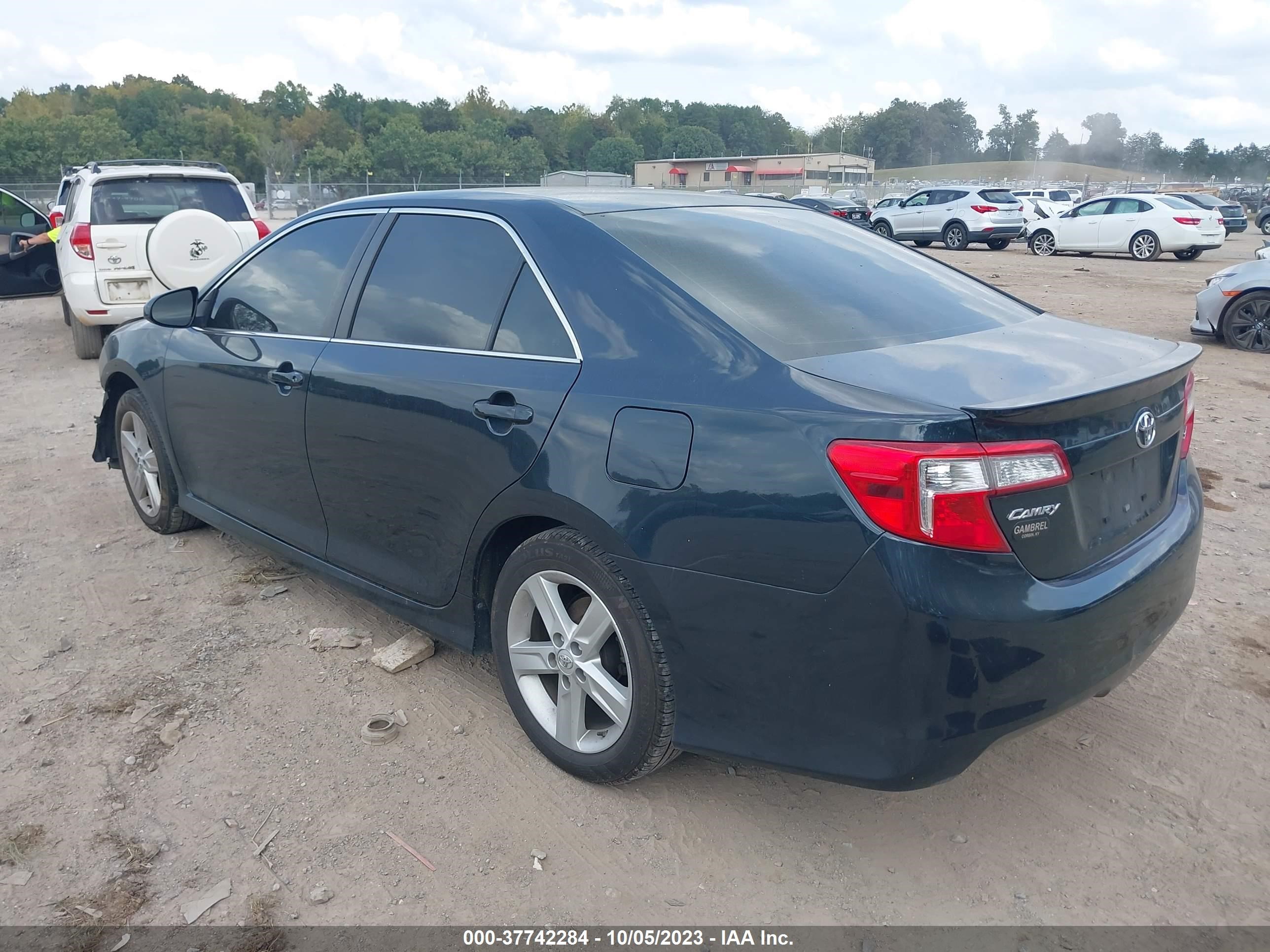 Photo 2 VIN: 4T1BF1FK8EU377533 - TOYOTA CAMRY 