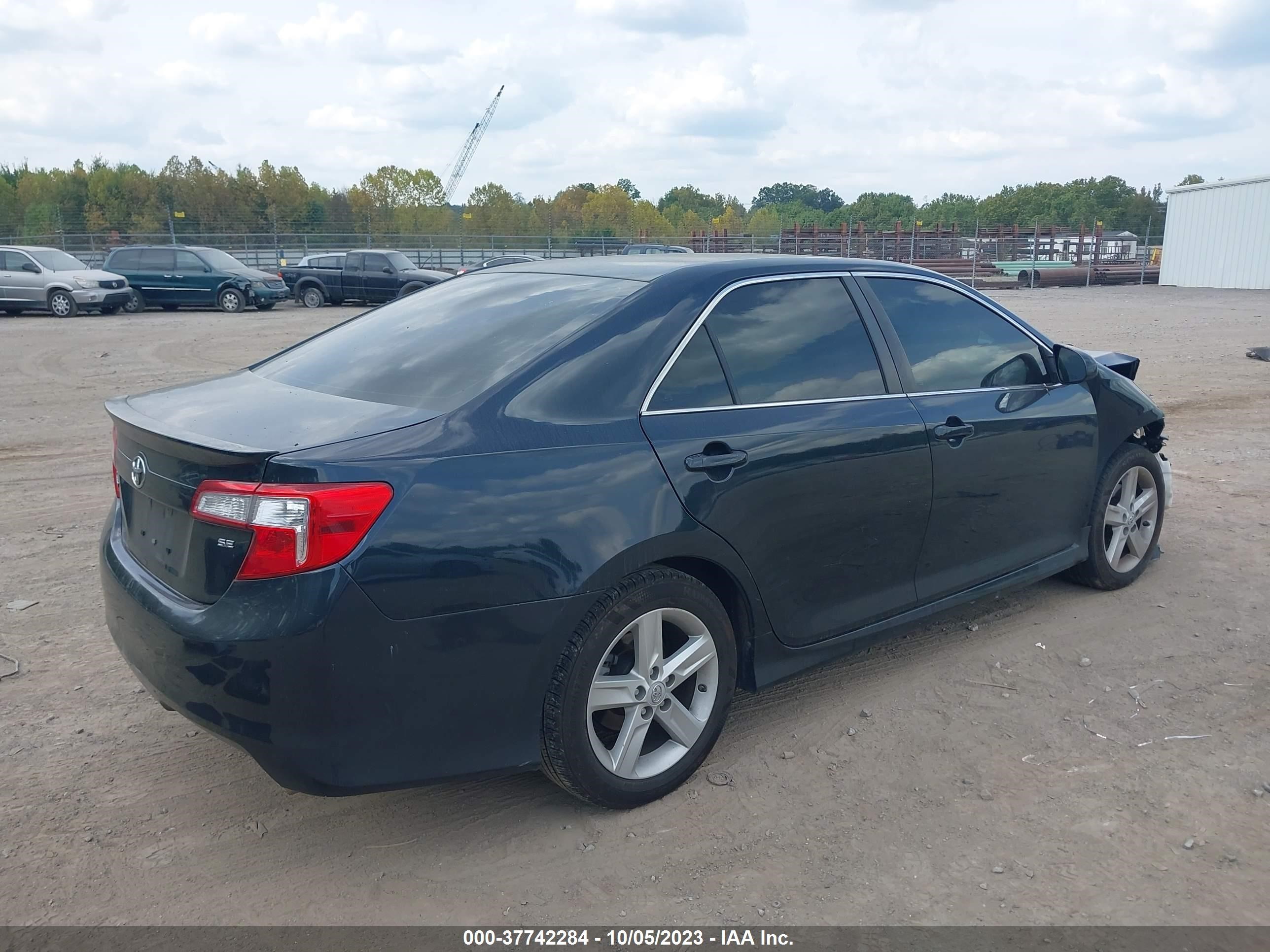 Photo 3 VIN: 4T1BF1FK8EU377533 - TOYOTA CAMRY 