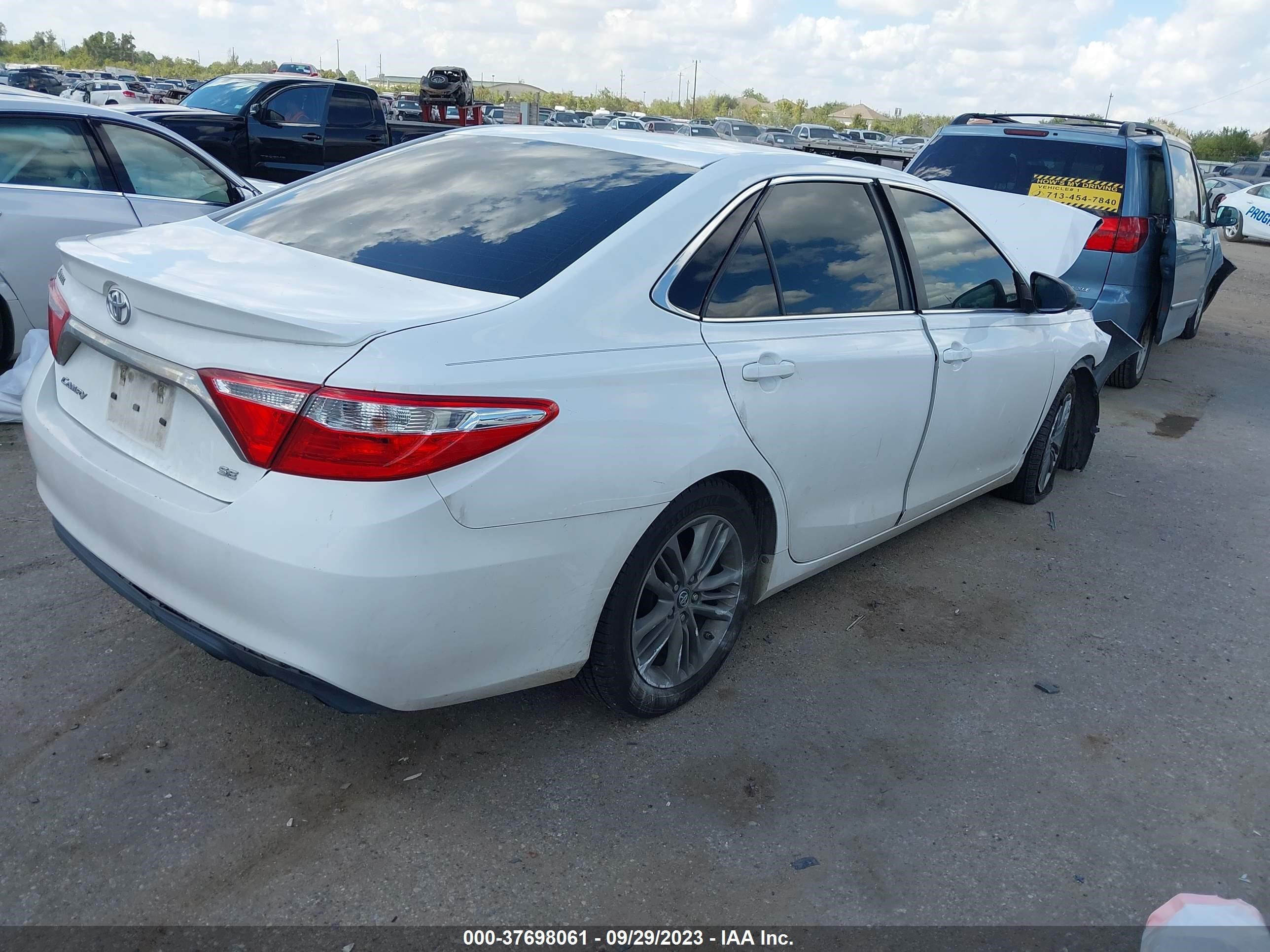 Photo 3 VIN: 4T1BF1FK8HU671812 - TOYOTA CAMRY 