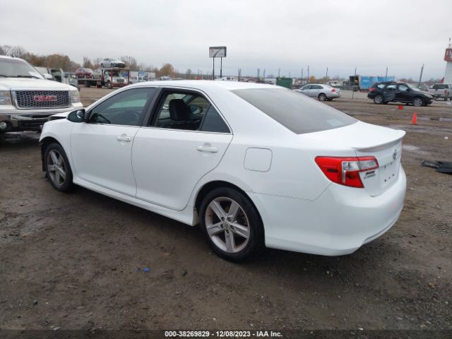 Photo 2 VIN: 4T1BF1FK9CU132947 - TOYOTA CAMRY 