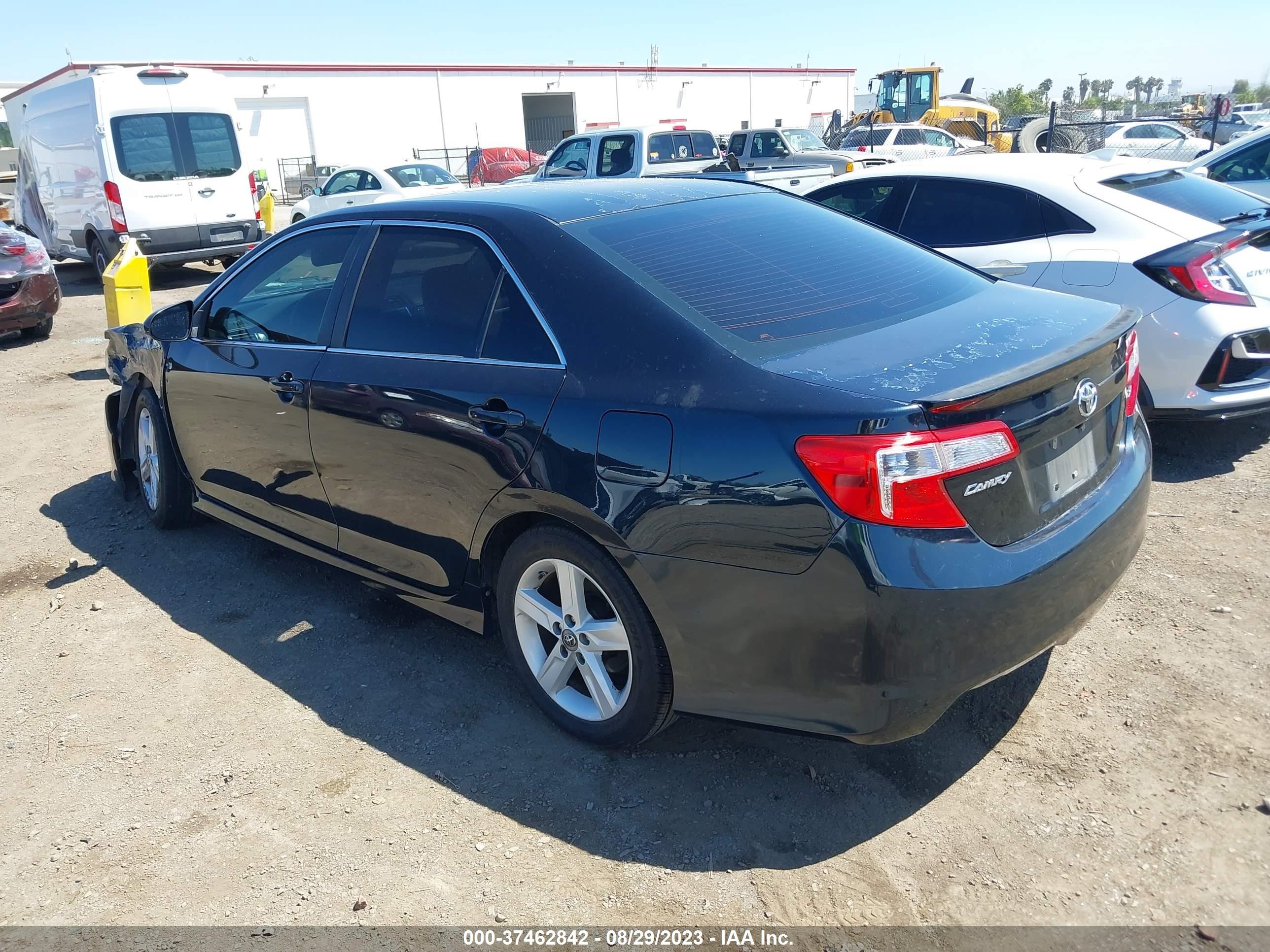 Photo 2 VIN: 4T1BF1FK9CU132981 - TOYOTA CAMRY 