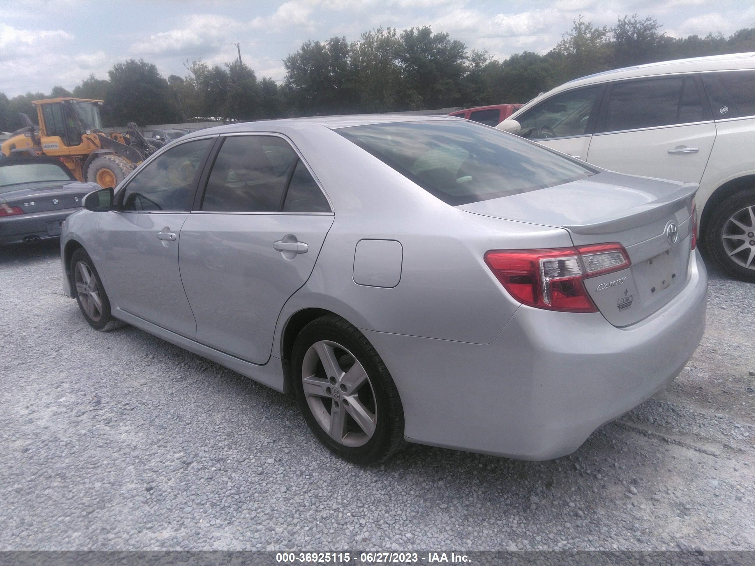 Photo 2 VIN: 4T1BF1FK9CU143771 - TOYOTA CAMRY 