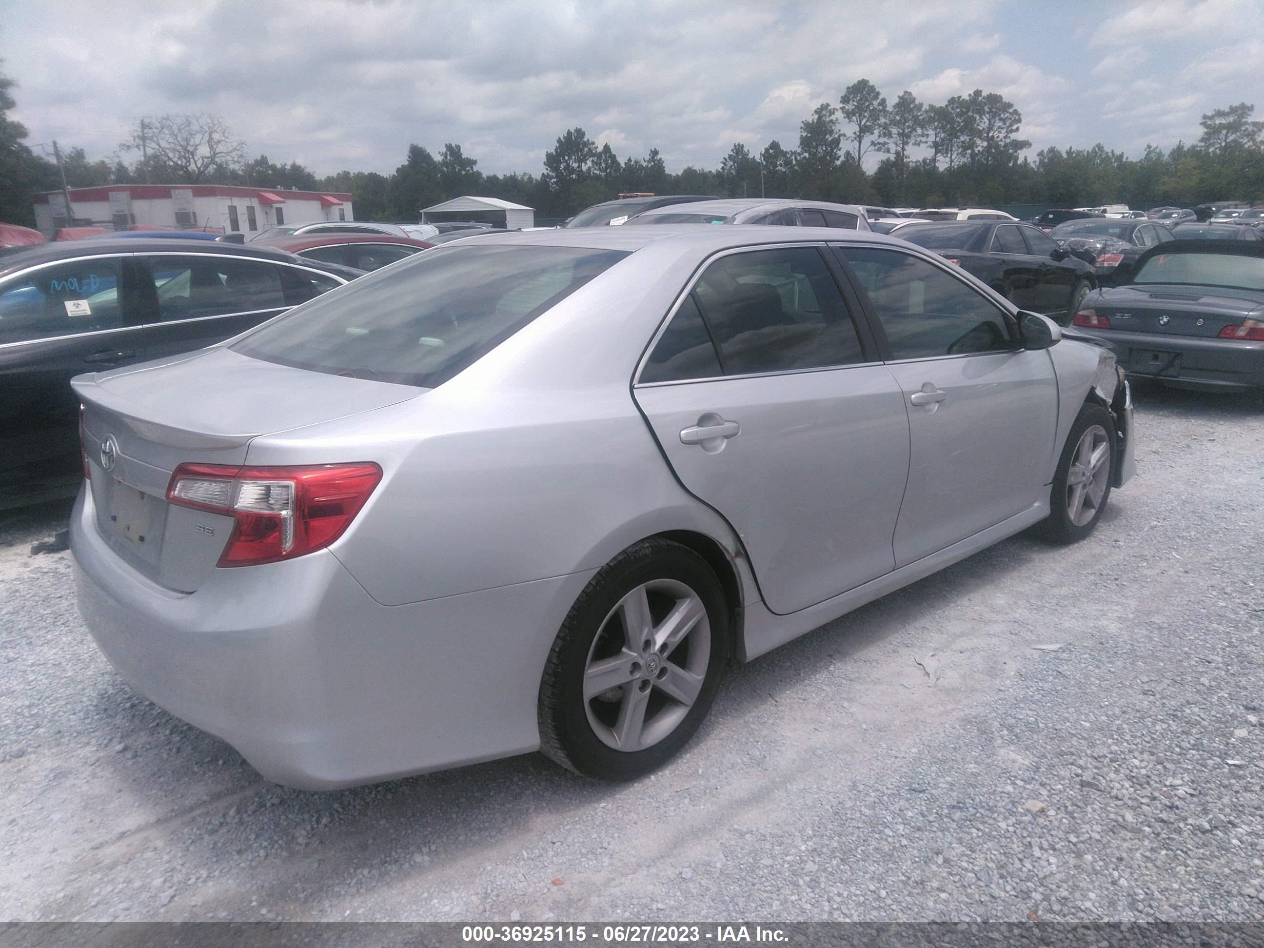 Photo 3 VIN: 4T1BF1FK9CU143771 - TOYOTA CAMRY 