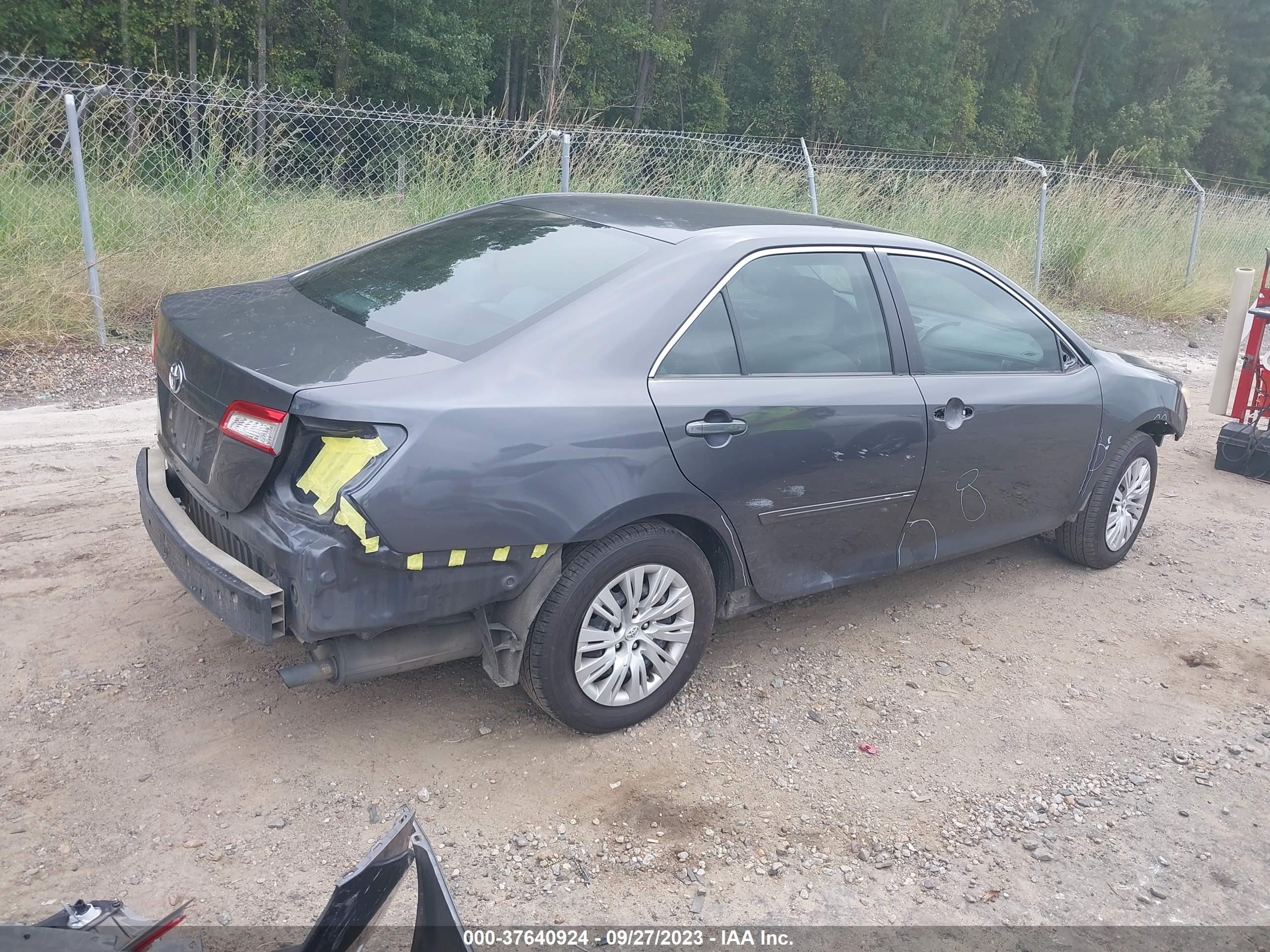 Photo 3 VIN: 4T1BF1FK9CU619064 - TOYOTA CAMRY 