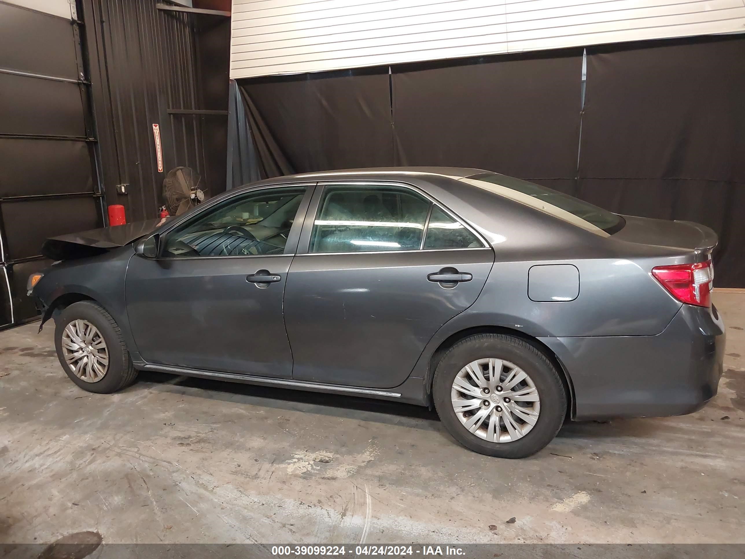 Photo 14 VIN: 4T1BF1FK9DU220012 - TOYOTA CAMRY 