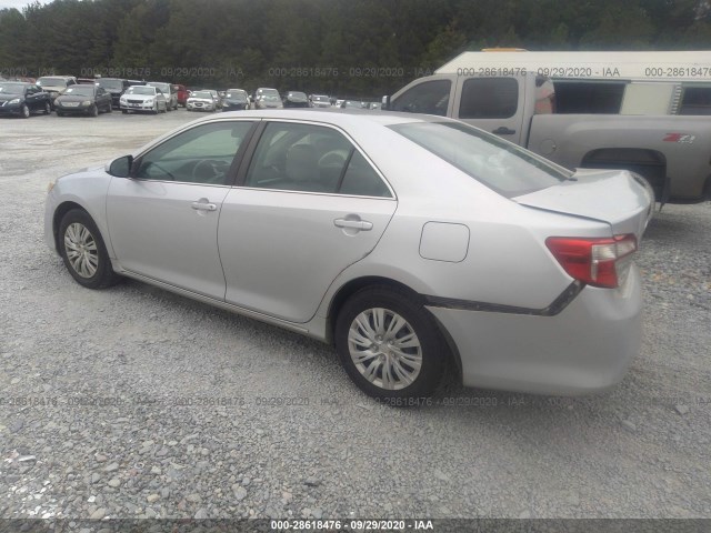 Photo 2 VIN: 4T1BF1FK9DU282302 - TOYOTA CAMRY 