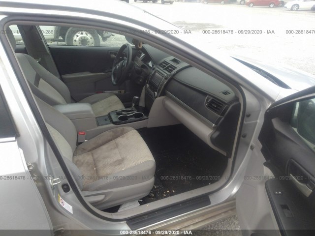 Photo 4 VIN: 4T1BF1FK9DU282302 - TOYOTA CAMRY 