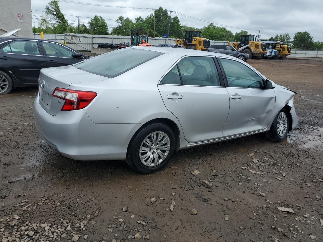 Photo 2 VIN: 4T1BF1FK9DU289332 - TOYOTA CAMRY 