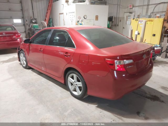 Photo 2 VIN: 4T1BF1FK9DU689827 - TOYOTA CAMRY 