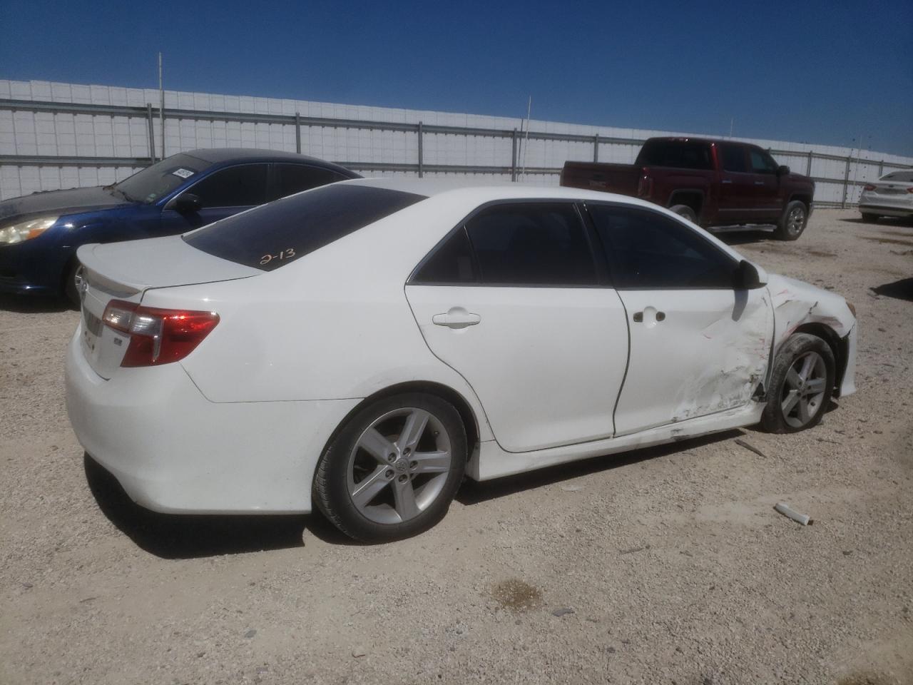 Photo 2 VIN: 4T1BF1FK9EU300279 - TOYOTA CAMRY 