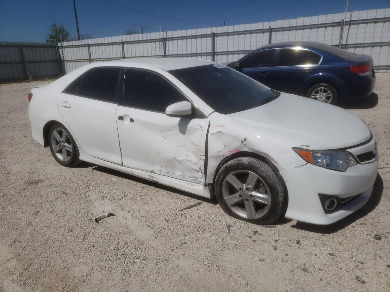 Photo 3 VIN: 4T1BF1FK9EU300279 - TOYOTA CAMRY 