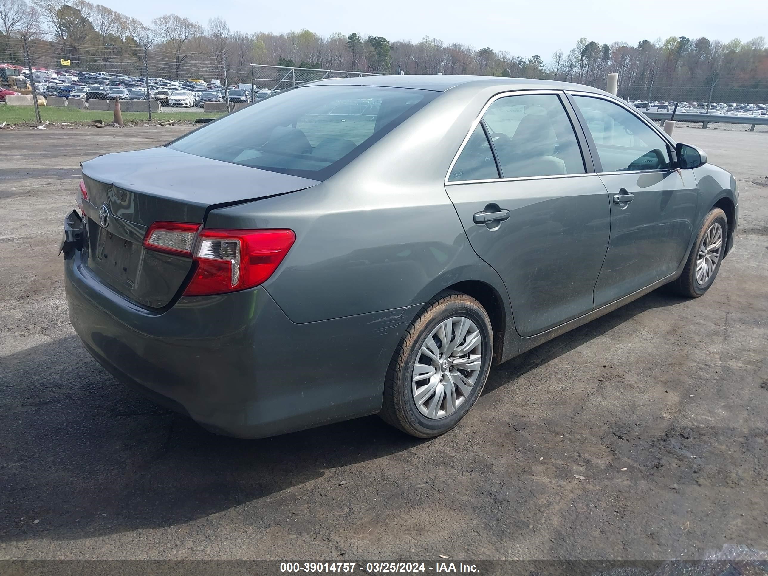 Photo 3 VIN: 4T1BF1FK9EU824290 - TOYOTA CAMRY 