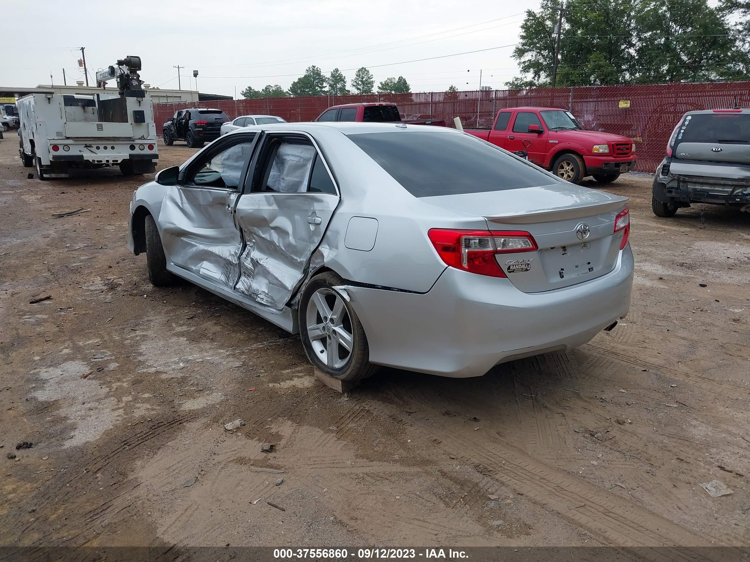 Photo 2 VIN: 4T1BF1FK9EU839632 - TOYOTA CAMRY 