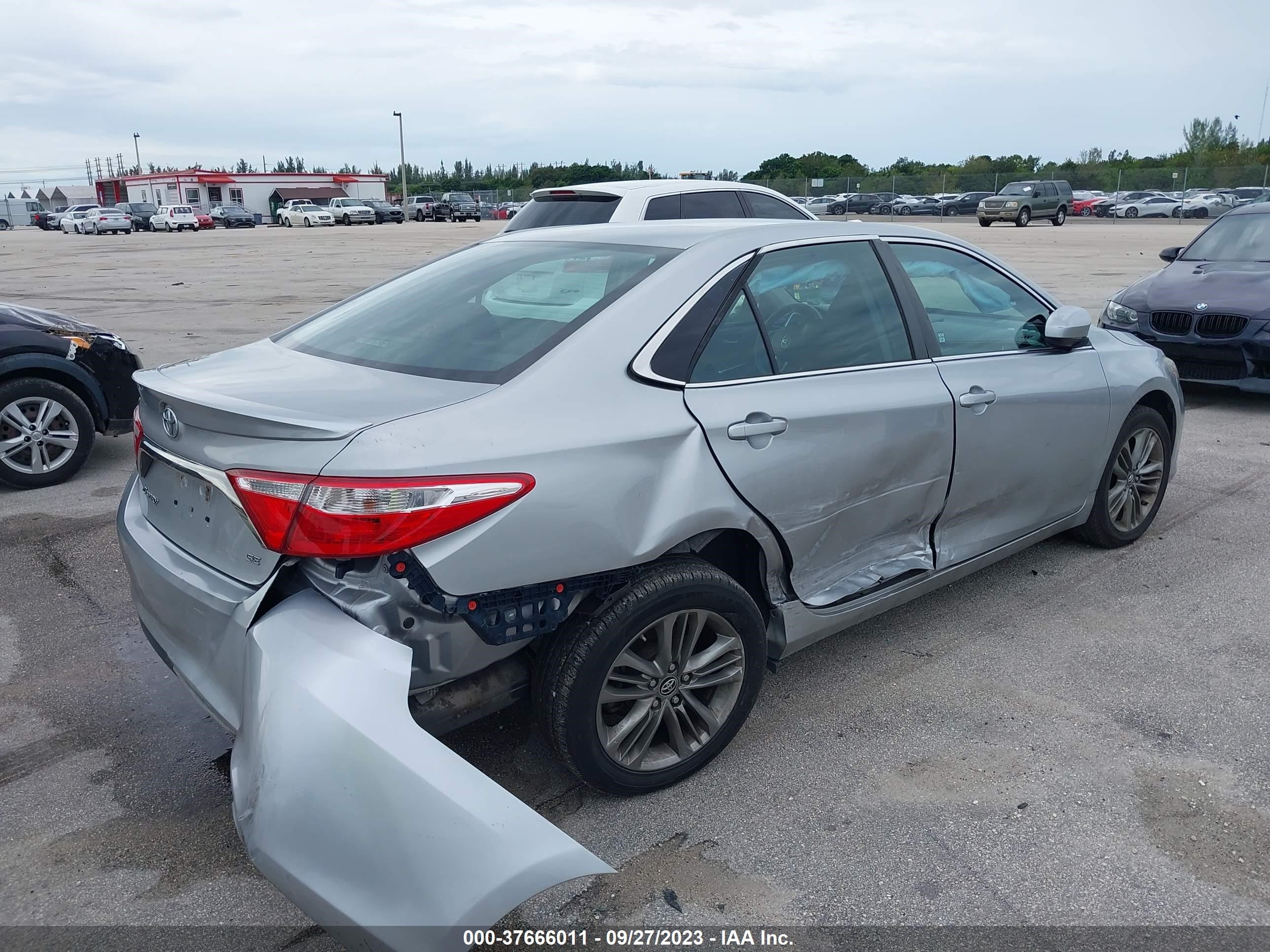 Photo 3 VIN: 4T1BF1FK9FU956984 - TOYOTA CAMRY 