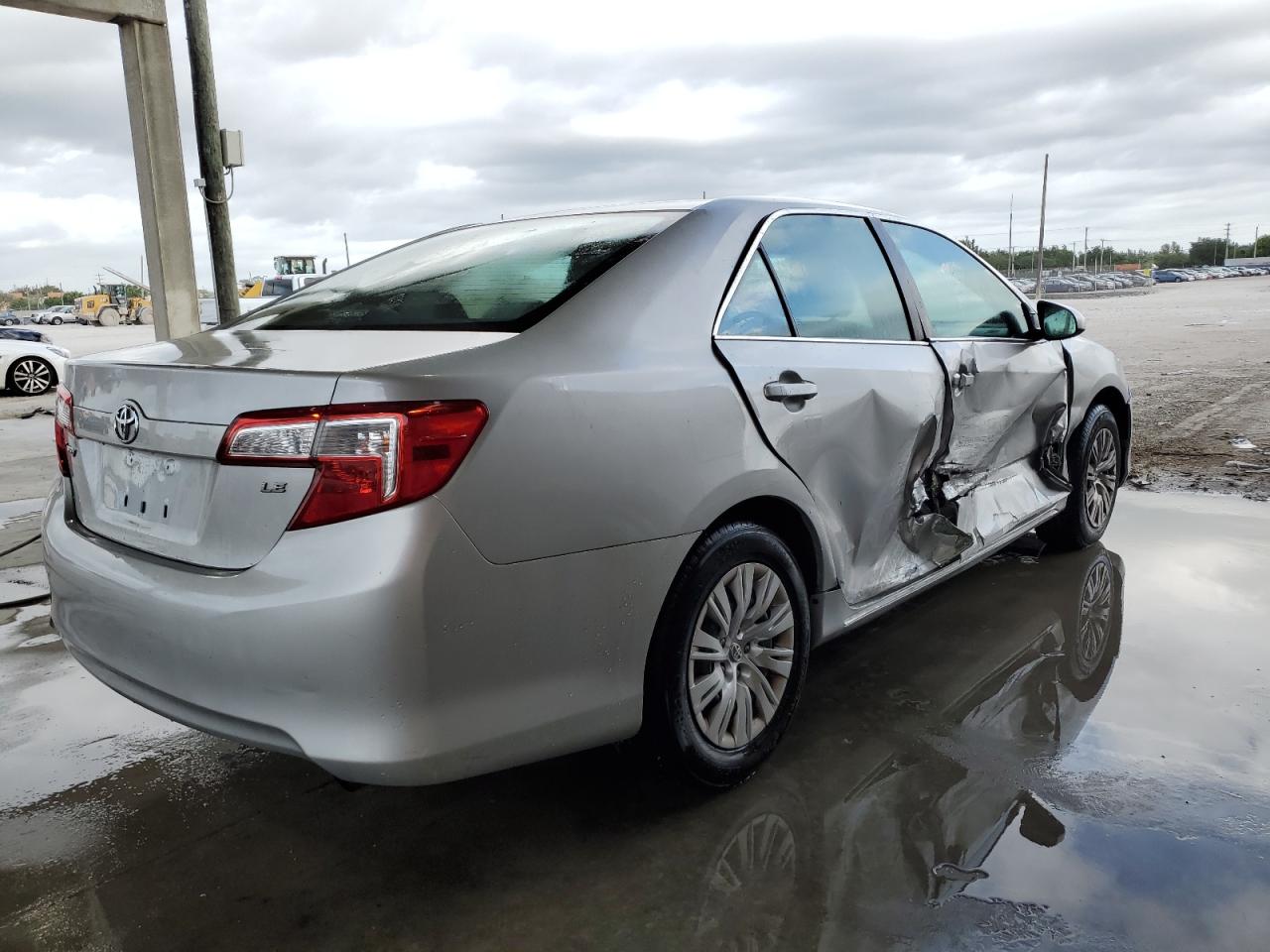 Photo 2 VIN: 4T1BF1FKXCU044277 - TOYOTA CAMRY 