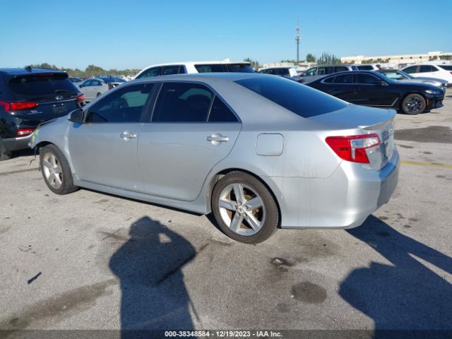 Photo 2 VIN: 4T1BF1FKXCU186323 - TOYOTA CAMRY 