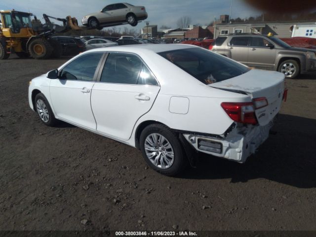 Photo 2 VIN: 4T1BF1FKXCU561871 - TOYOTA CAMRY 