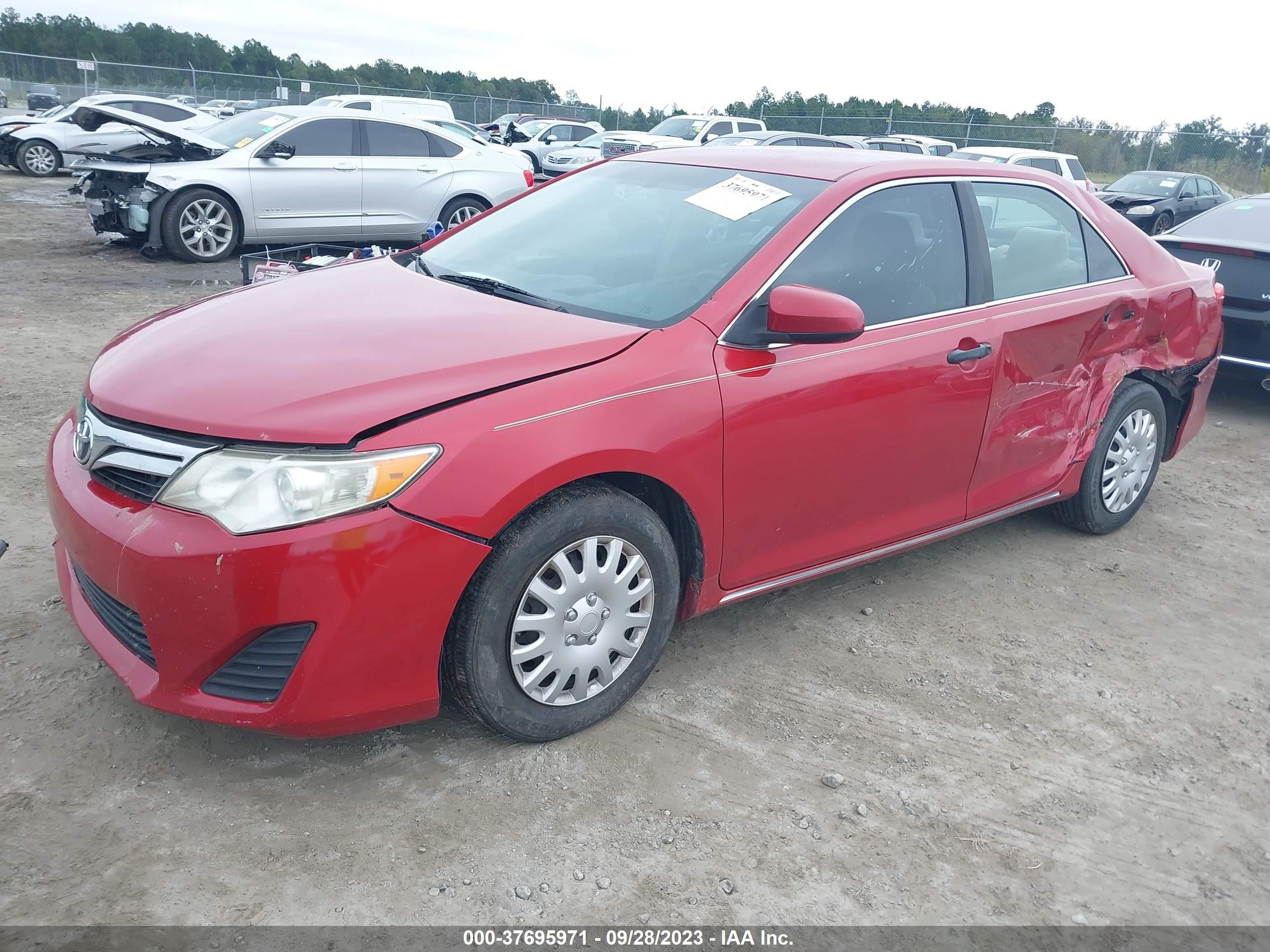 Photo 1 VIN: 4T1BF1FKXCU569808 - TOYOTA CAMRY 