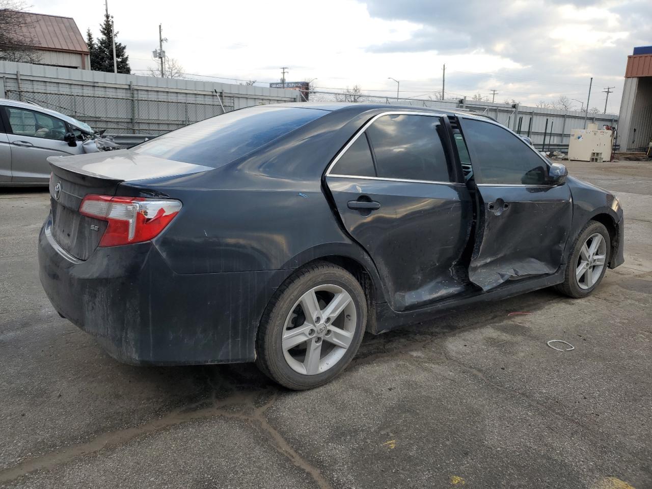 Photo 2 VIN: 4T1BF1FKXDU238213 - TOYOTA CAMRY 