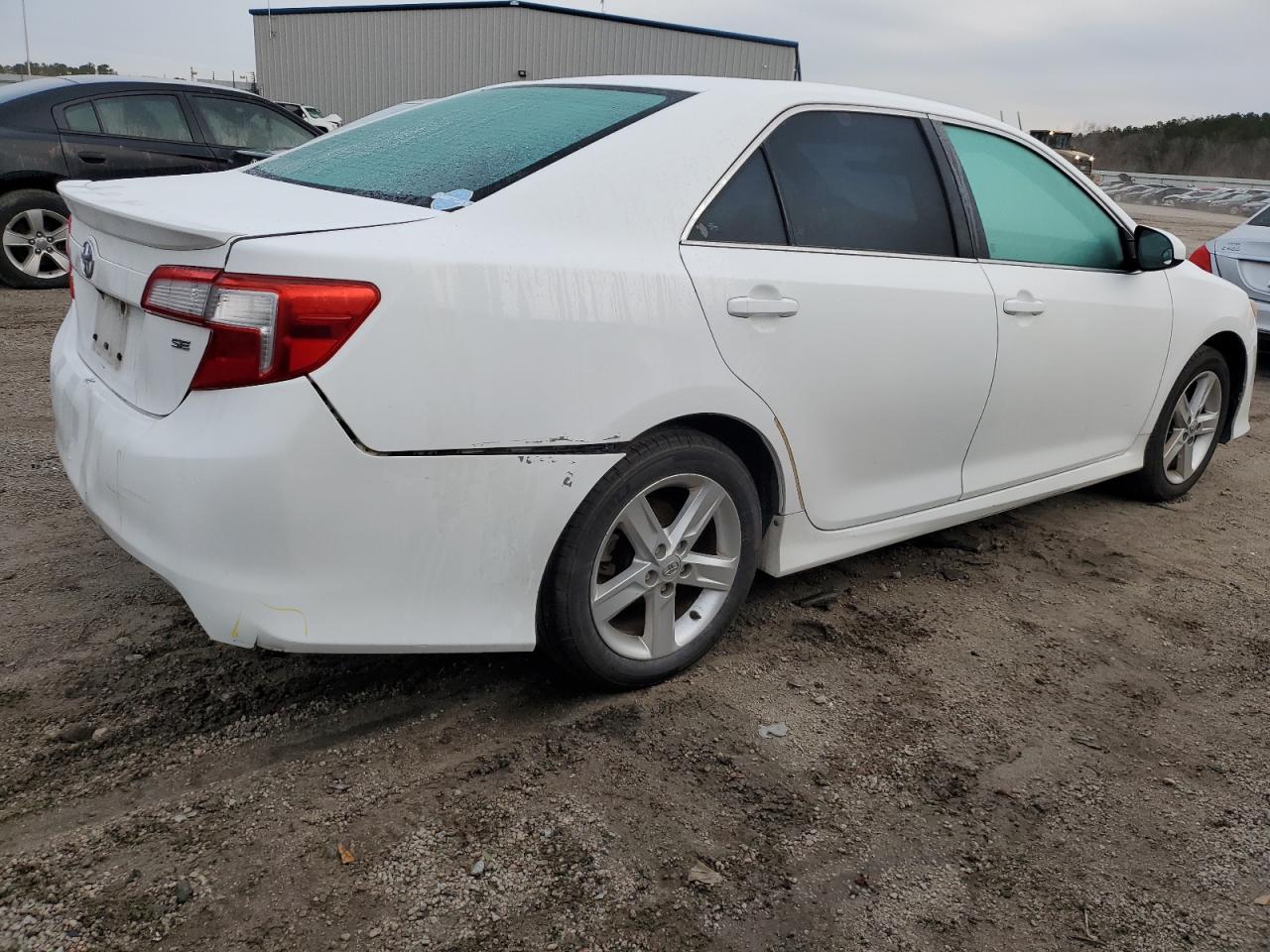 Photo 2 VIN: 4T1BF1FKXDU262057 - TOYOTA CAMRY 