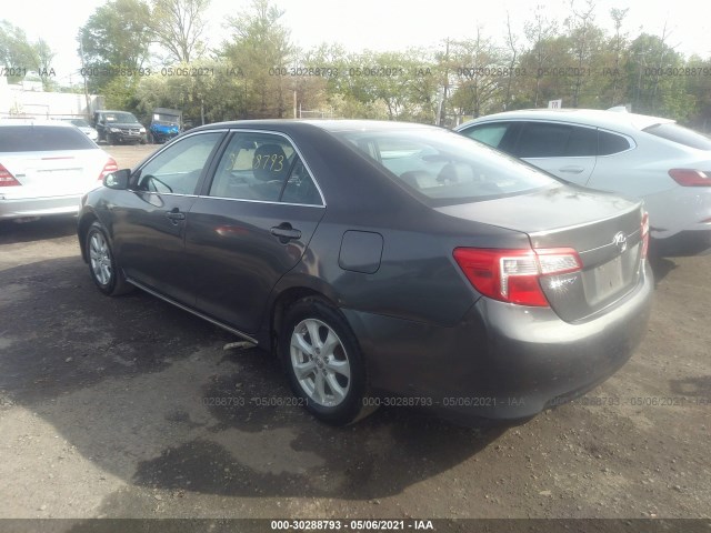 Photo 2 VIN: 4T1BF1FKXDU639633 - TOYOTA CAMRY 