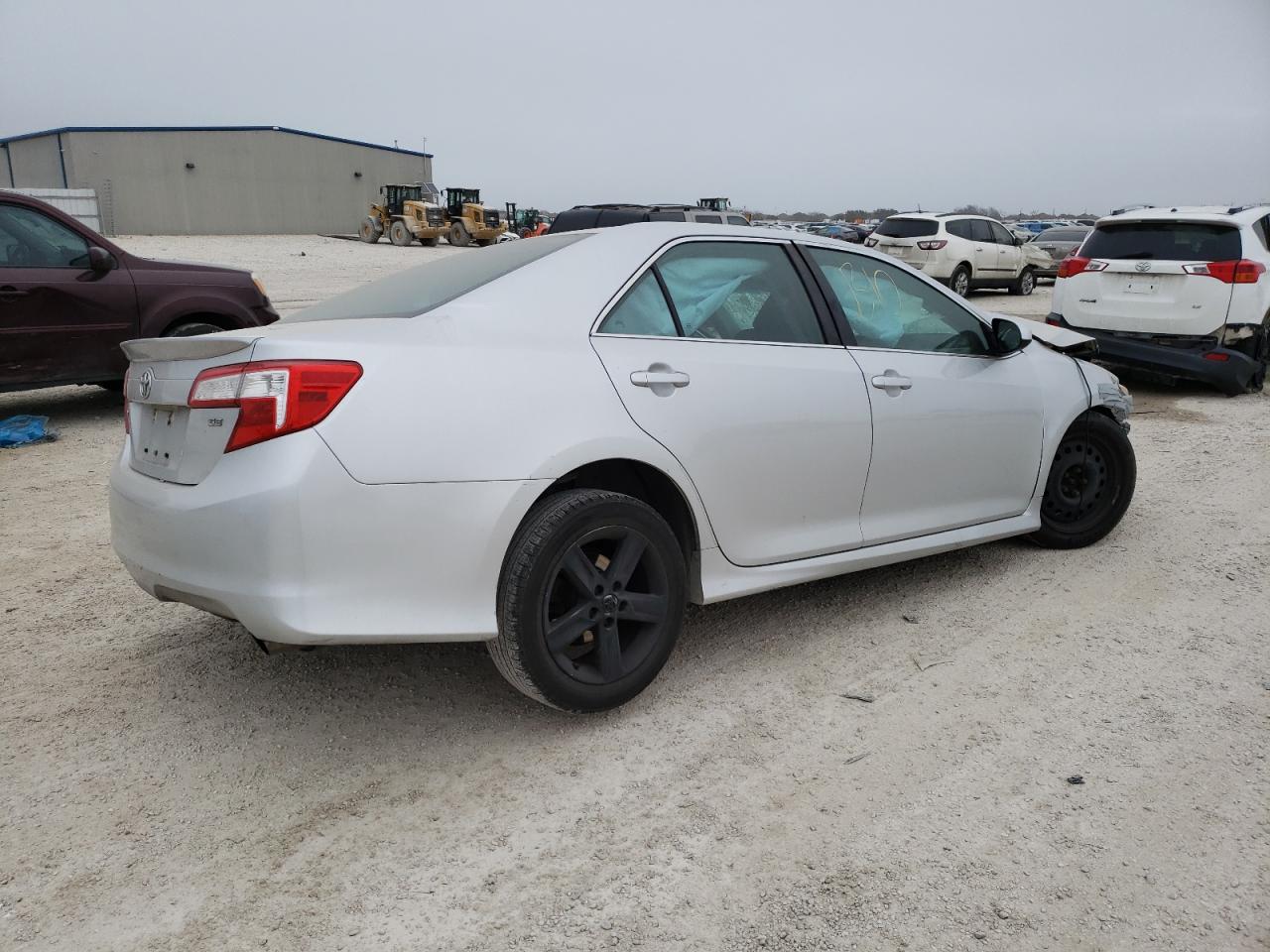 Photo 2 VIN: 4T1BF1FKXDU676360 - TOYOTA CAMRY 