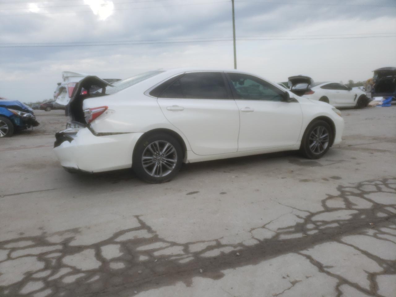 Photo 2 VIN: 4T1BF1FKXGU127536 - TOYOTA CAMRY 