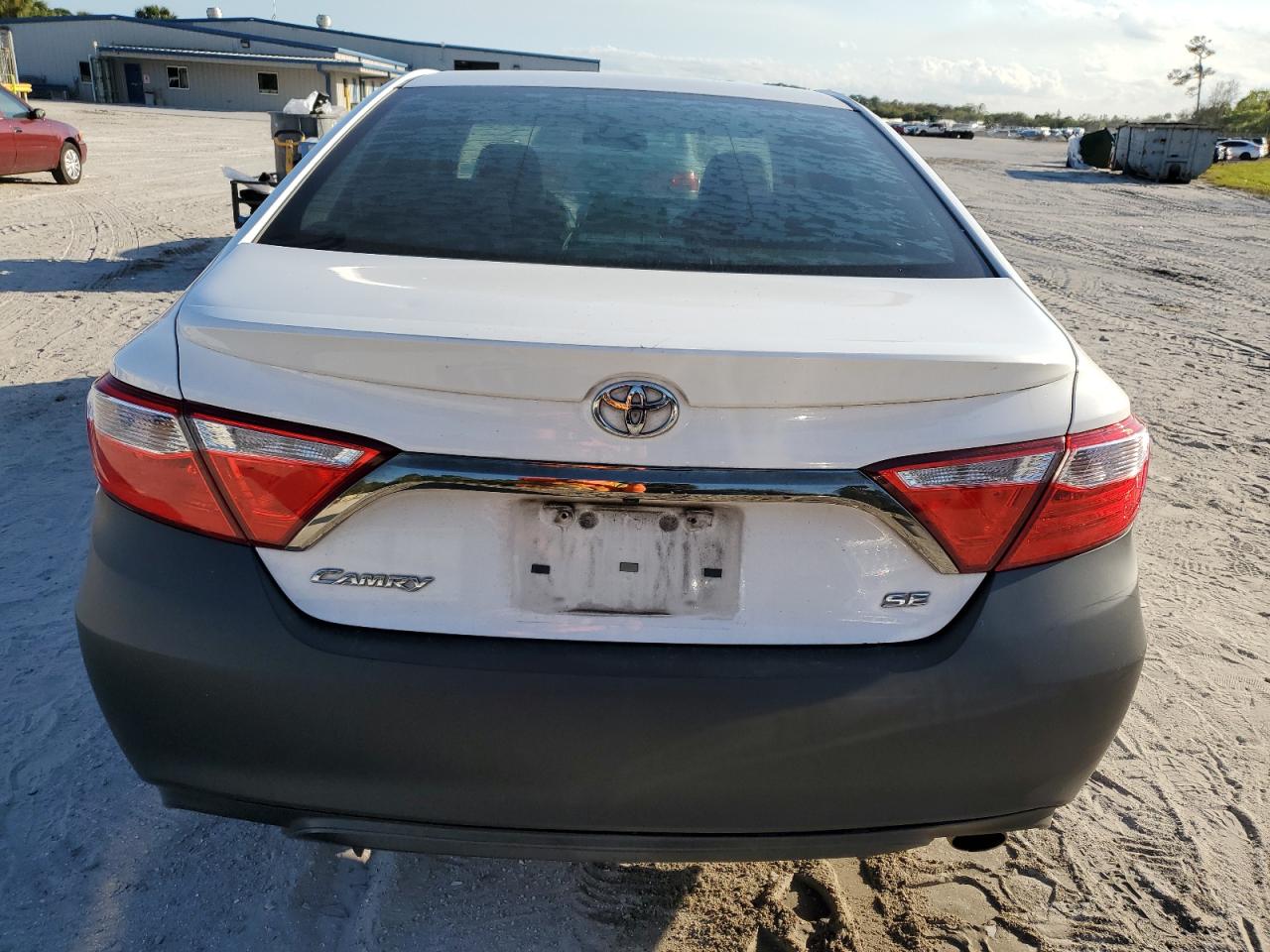 Photo 5 VIN: 4T1BF1FKXGU177417 - TOYOTA CAMRY 