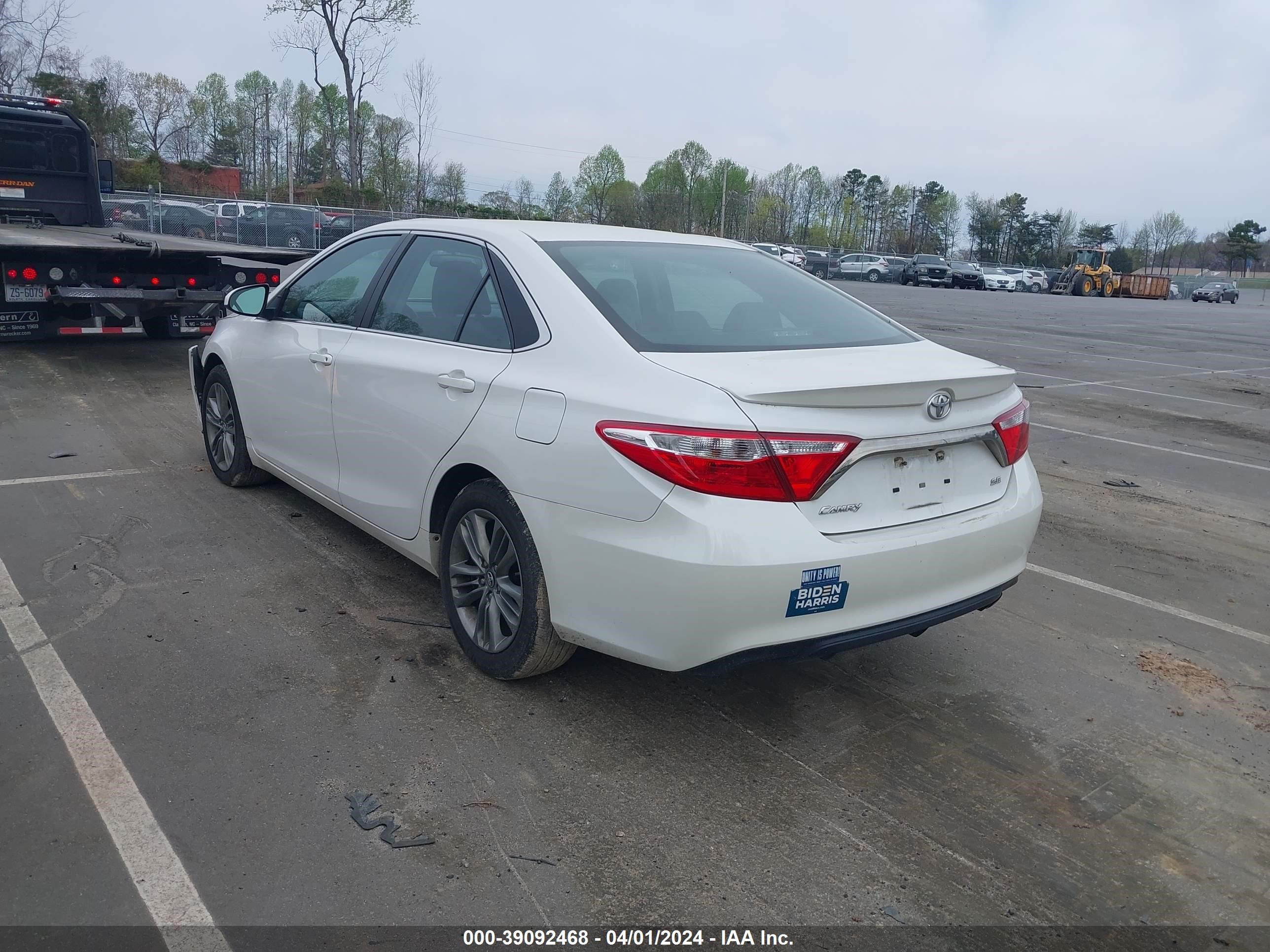 Photo 2 VIN: 4T1BF1FKXGU249572 - TOYOTA CAMRY 