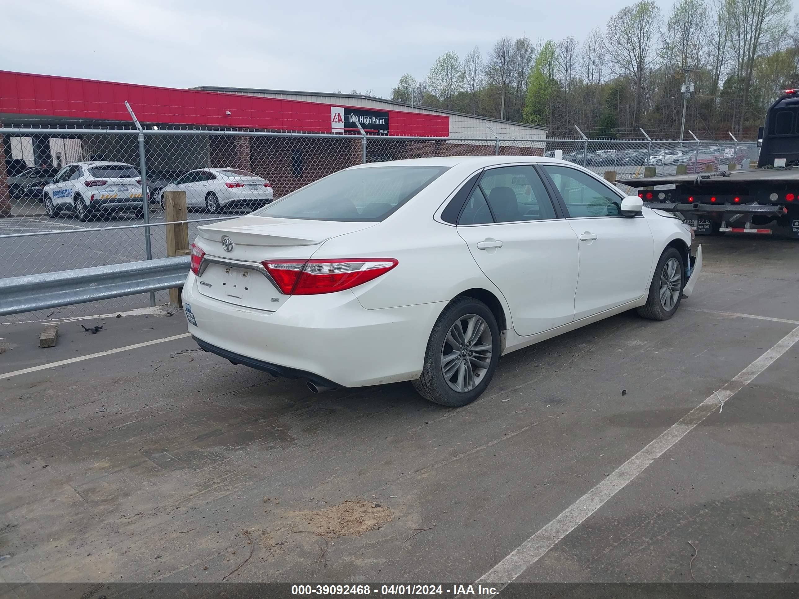 Photo 3 VIN: 4T1BF1FKXGU249572 - TOYOTA CAMRY 