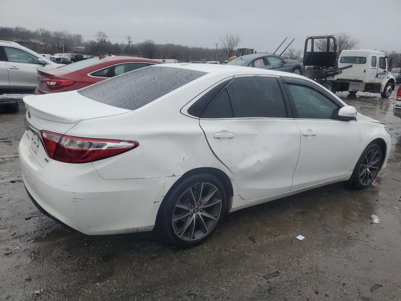 Photo 2 VIN: 4T1BF1FKXGU517827 - TOYOTA CAMRY 